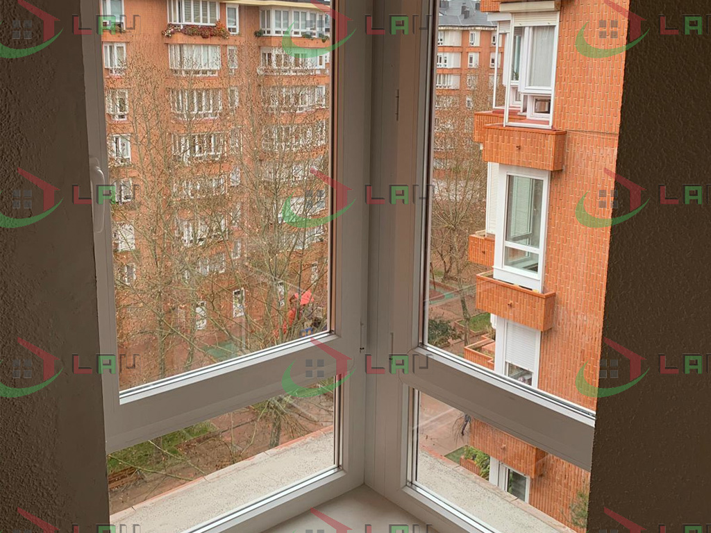 ventana_esquina_aluminio_carpinteria_lau
