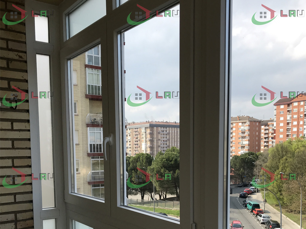 ventanas_con_fijo_lateral_carpinteria_aluminio_lau